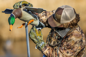 Stay Dry, Stay Sharp: Best Waterproof Gloves for Hunting