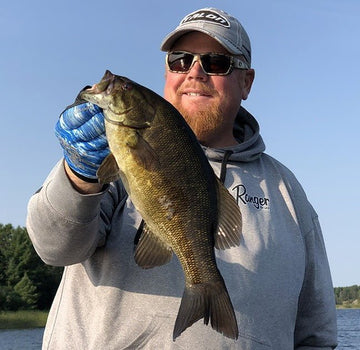 Fish monkey shakes hands with pro angler Brian Brosdahl