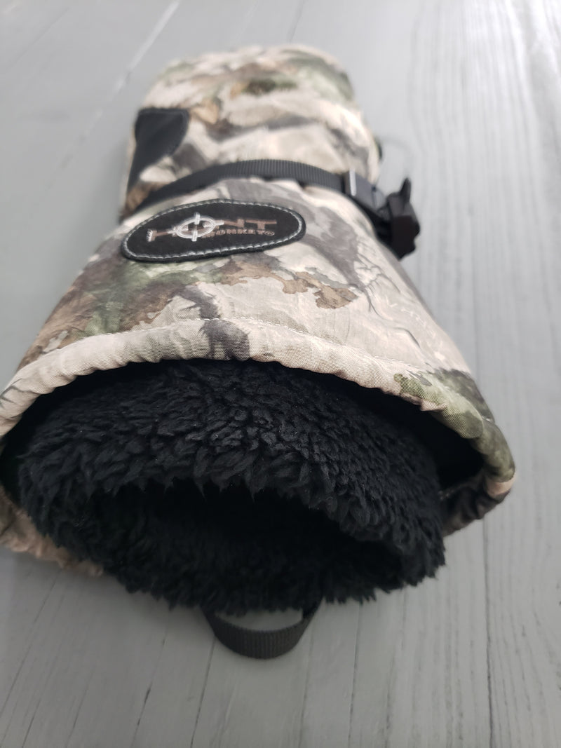 “YETI HUNT mitten in Mossy Oak Terra Gila camo with Sherpa fleece lining”