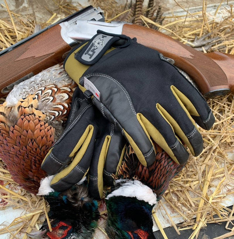 	“Leather and canvas hunting glove with touchscreen index finger”
